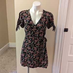 Loft black with pink floral print tie cap sleeve romper w/wrap skirt size 00